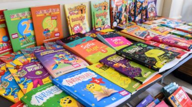 Chubut recibirá más de 100 mil libros de texto para niñas y niños de escuelas primarias