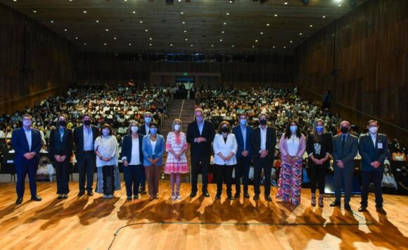 Lee más sobre el artículo La ministra Perata participó ayer en Buenos Aires de la jornada federal docente Libros para Aprender